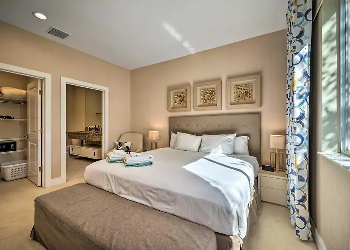 Upscale Townhome Close To Walt Disney World!